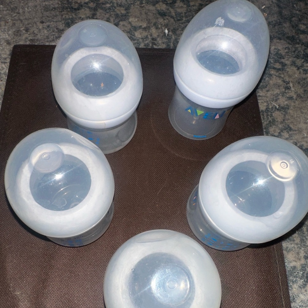Set of 5 Avent 4oz Bottles